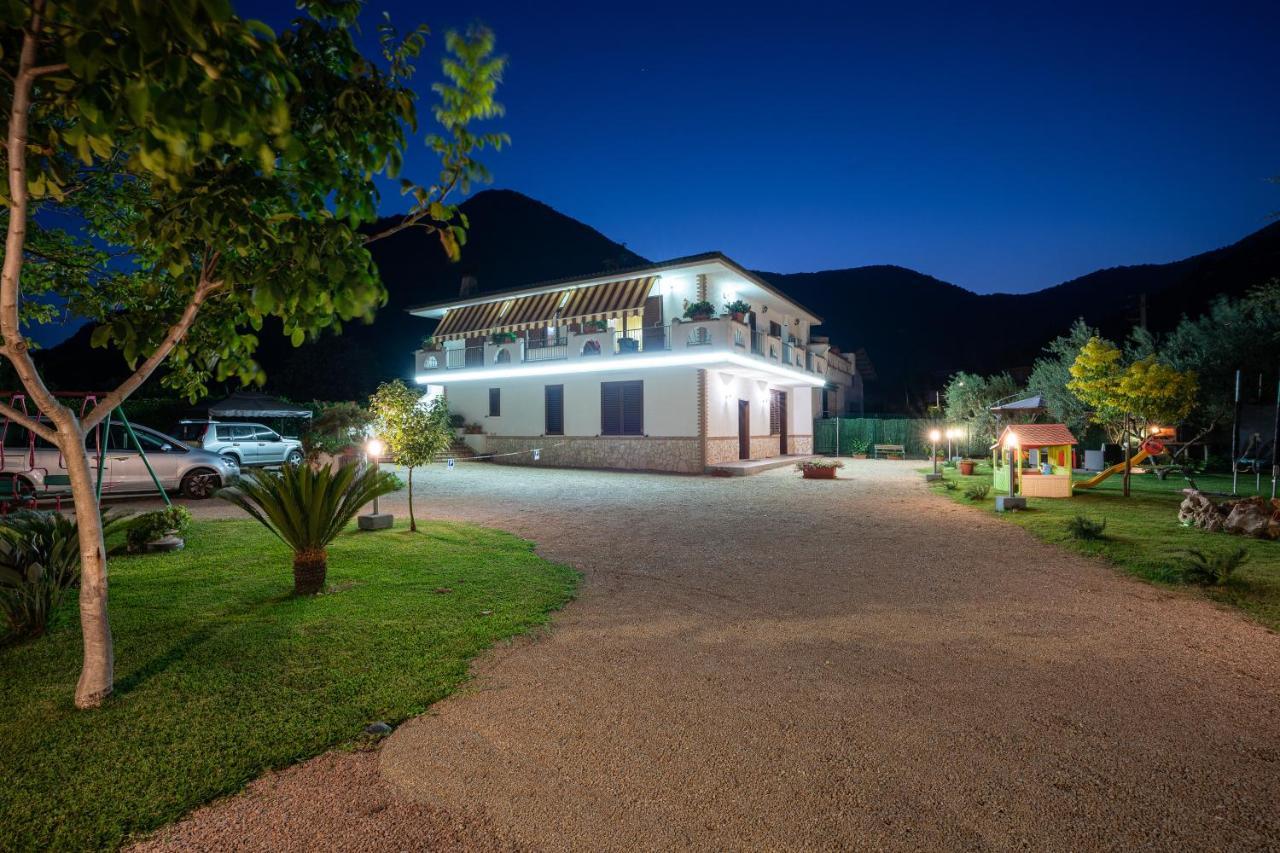 Arcobaleno Apartment Fondi Luaran gambar