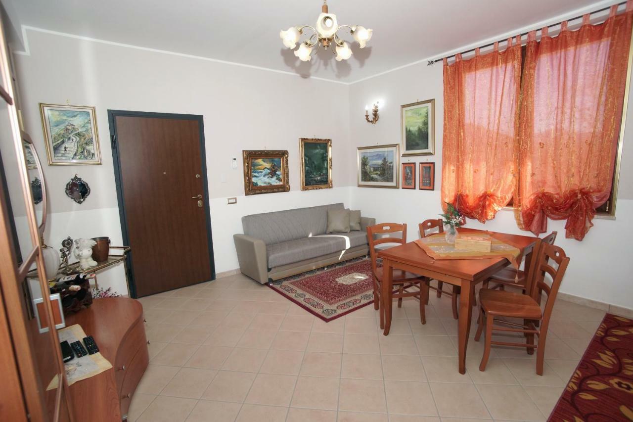Arcobaleno Apartment Fondi Luaran gambar
