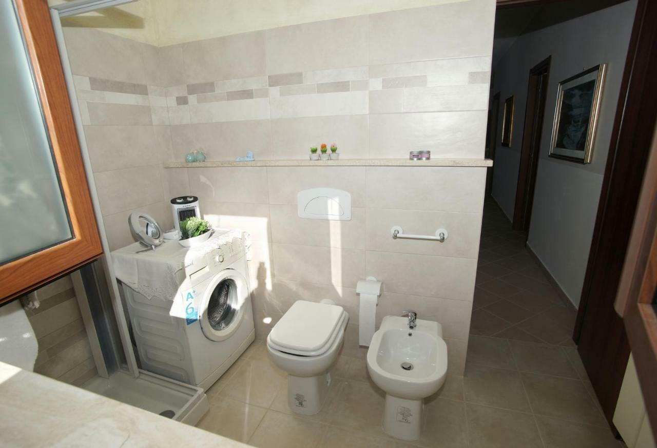 Arcobaleno Apartment Fondi Luaran gambar