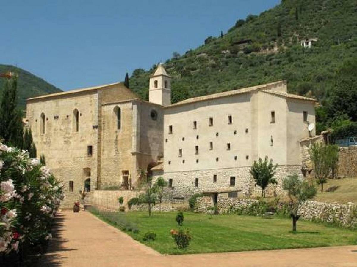 Arcobaleno Apartment Fondi Luaran gambar