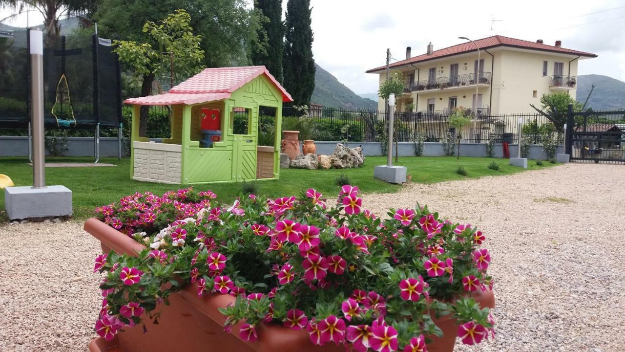 Arcobaleno Apartment Fondi Luaran gambar
