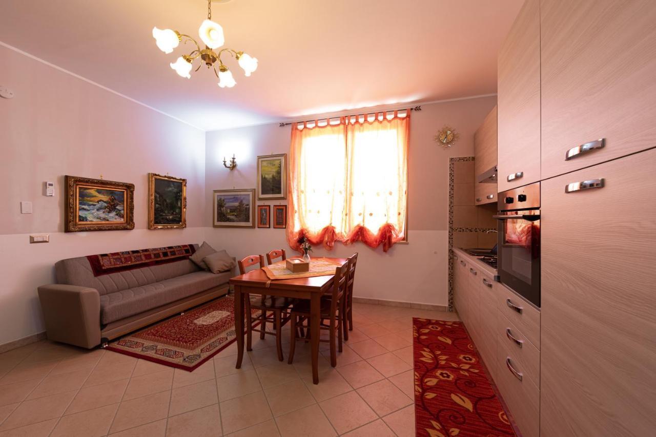 Arcobaleno Apartment Fondi Luaran gambar